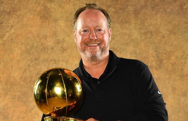 NFL-雄鹿宣布与冠军教头续约3年 布登将继续带队冲冠